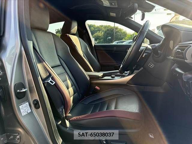 Lexus IS 2017-06 388402-15