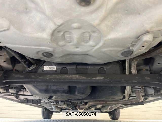 Toyota VITZ 2013-07 327531-18