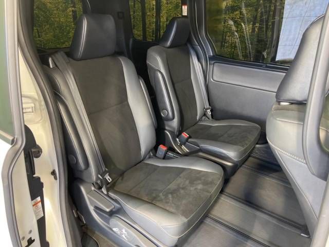 Toyota NOAH 2020-10 192041-9