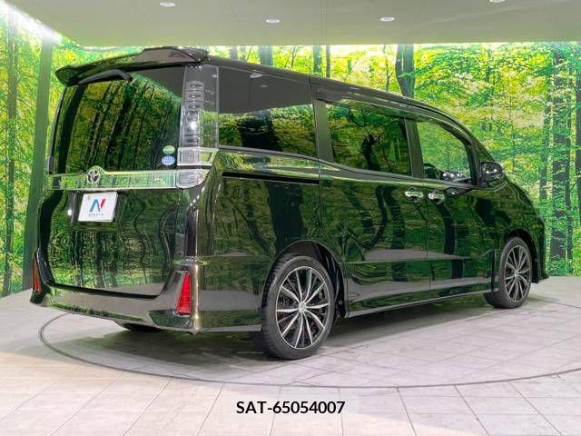 Toyota VOXY 2017-12 348290-18