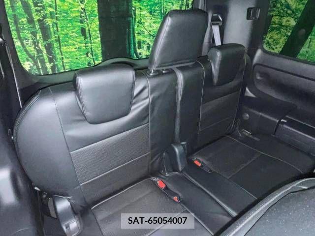 Toyota VOXY 2017-12 348290-11