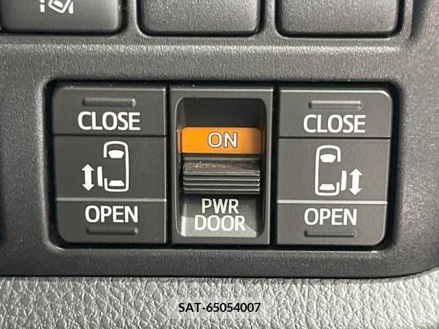 Toyota VOXY 2017-12 348290-2
