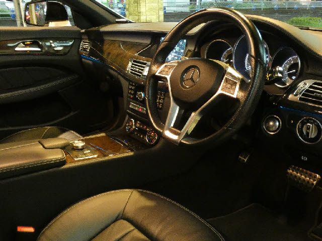 Mercedes Benz CLS-CLASS 2012-06 6561-11