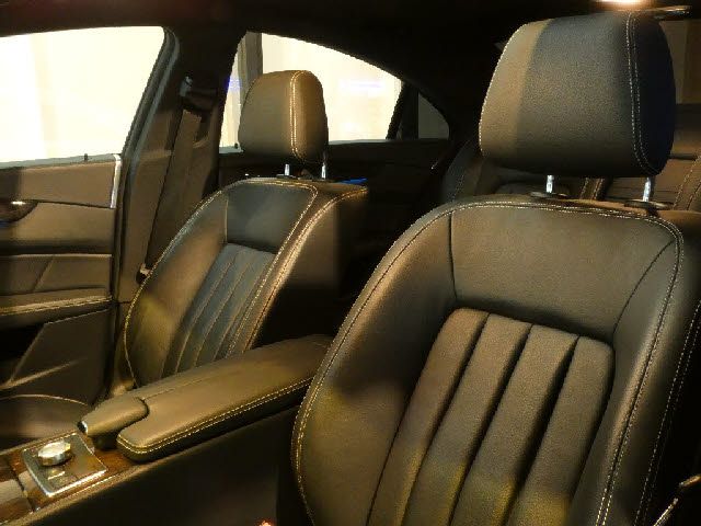 Mercedes Benz CLS-CLASS 2012-06 6561-25