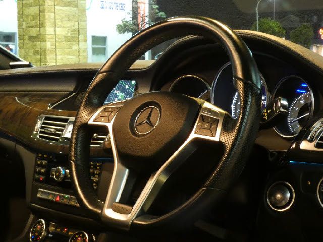 Mercedes Benz CLS-CLASS 2012-06 6561-24