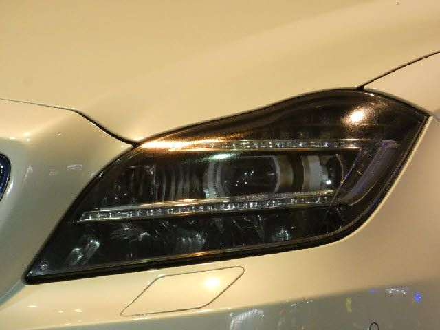 Mercedes Benz CLS-CLASS 2012-06 6561-18