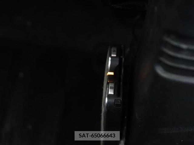 Nissan ROOX 2010-08 393770-3