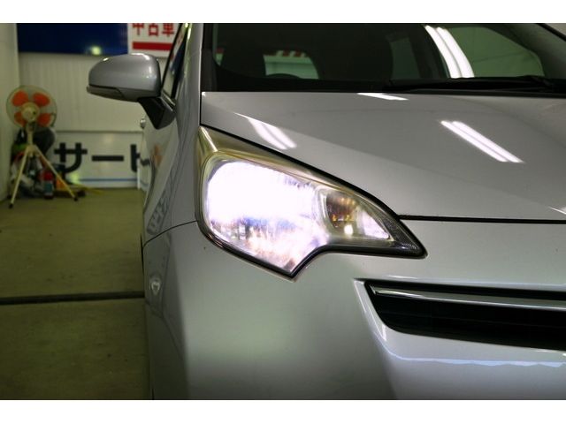 Toyota RACTIS 2011-03 9573-6