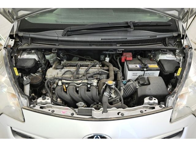 Toyota RACTIS 2011-03 9573-26