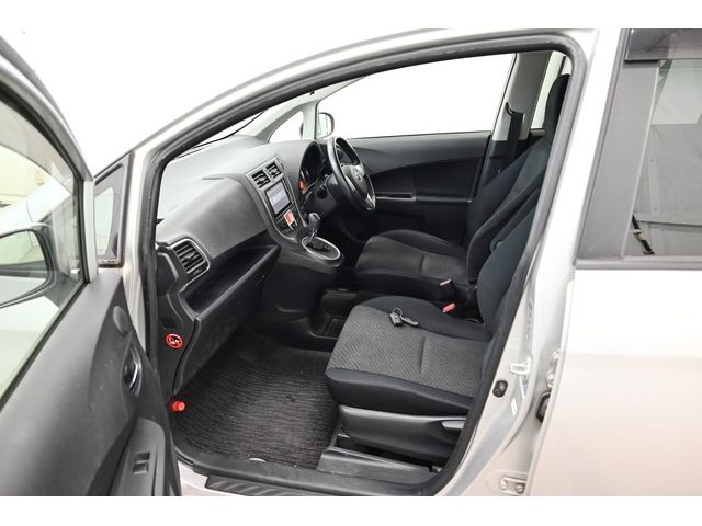 Toyota RACTIS 2011-03 9573-11