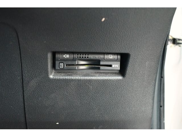 Toyota RACTIS 2011-03 9573-19