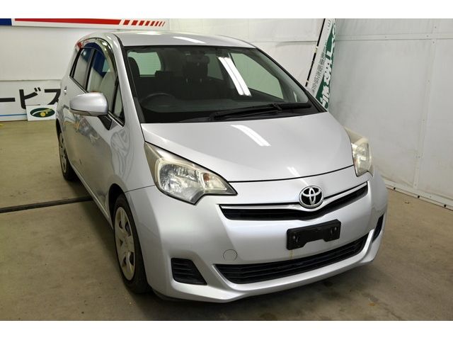 Toyota RACTIS 2011-03 9573-0