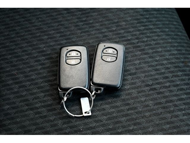 Toyota RACTIS 2011-03 9573-15