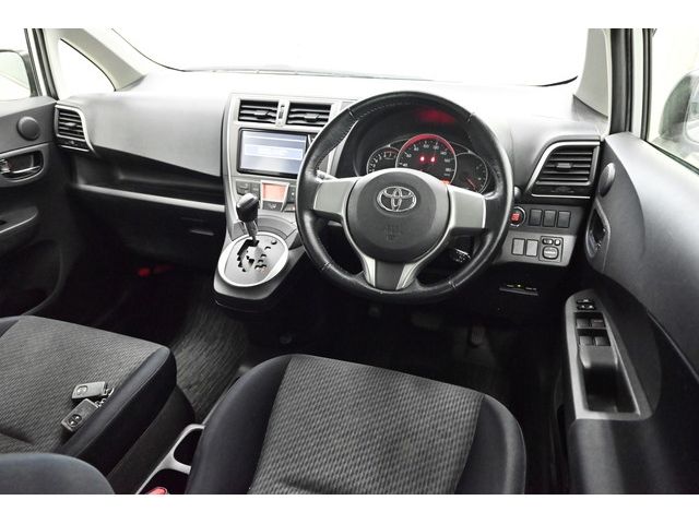 Toyota RACTIS 2011-03 9573-1