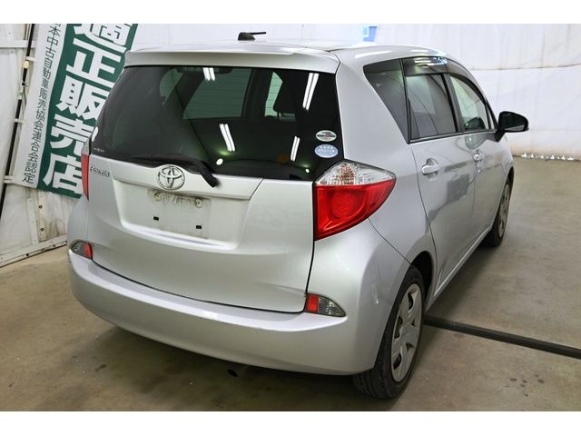 Toyota RACTIS 2011-03 9573-4