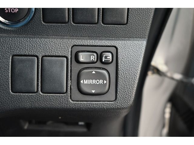 Toyota RACTIS 2011-03 9573-20