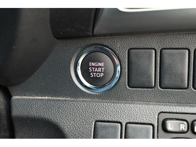 Toyota RACTIS 2011-03 9573-21