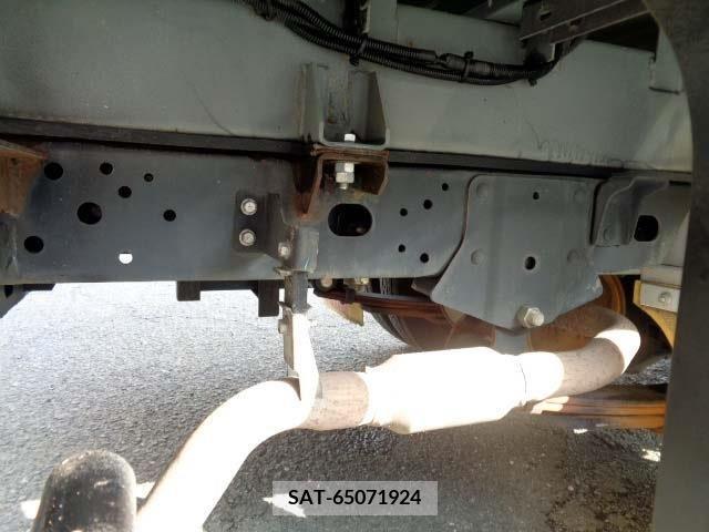 Nissan ATLAS 2017-05 260816-15