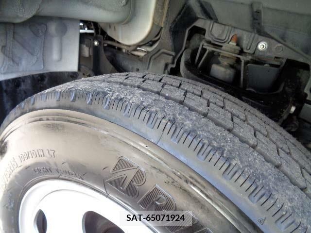 Nissan ATLAS 2017-05 260816-16