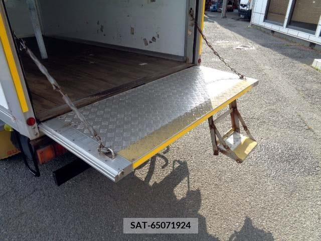 Nissan ATLAS 2017-05 260816-11