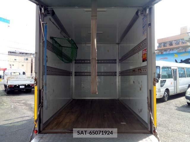 Nissan ATLAS 2017-05 260816-9