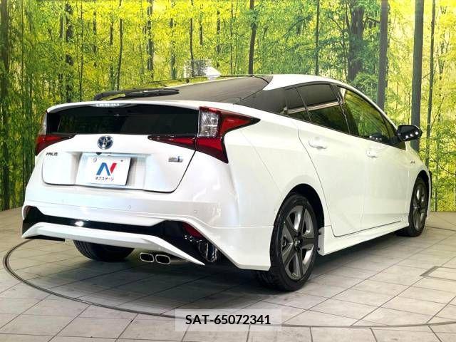 Toyota PRIUS 2019-04 211897-17