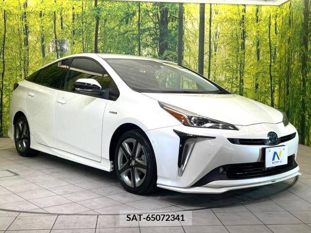Toyota PRIUS 2019-04 211897-16
