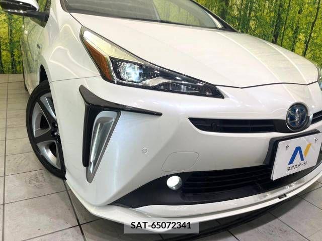 Toyota PRIUS 2019-04 211897-12