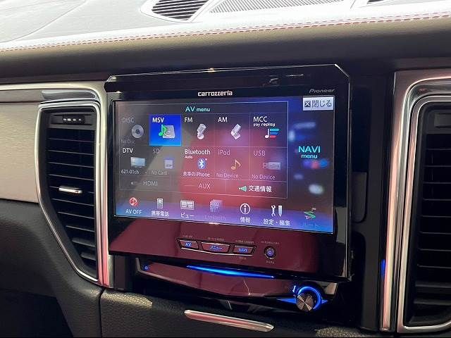 Porsche MACAN 2015-03 180687-3