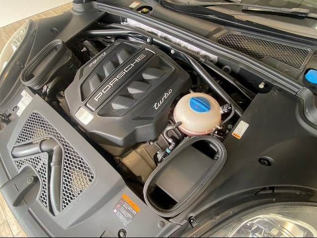 Porsche MACAN 2015-03 180687-19