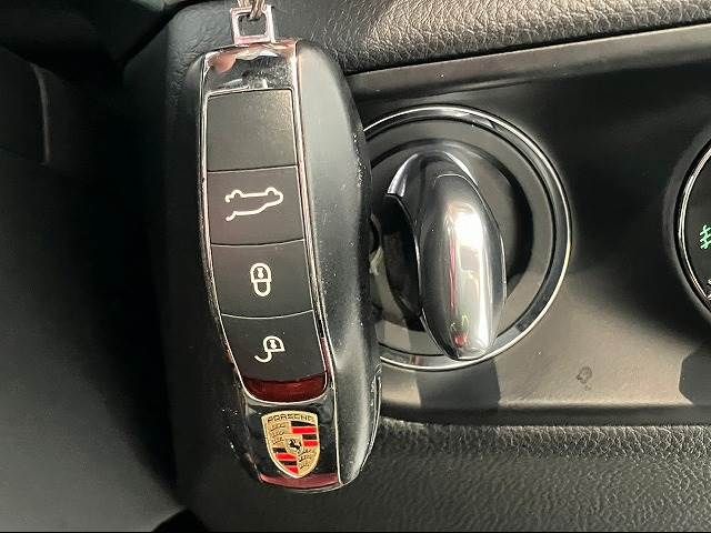 Porsche MACAN 2015-03 180687-7