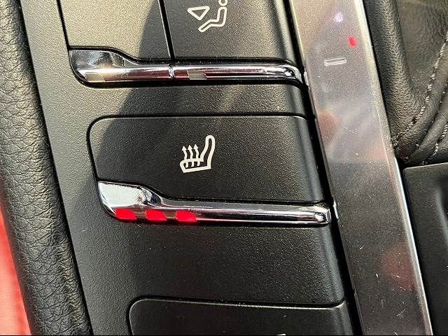Porsche MACAN 2015-03 180687-6