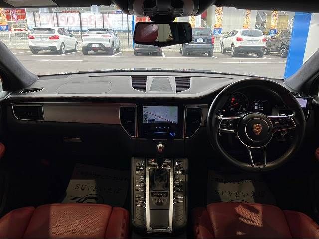 Porsche MACAN 2015-03 180687-1