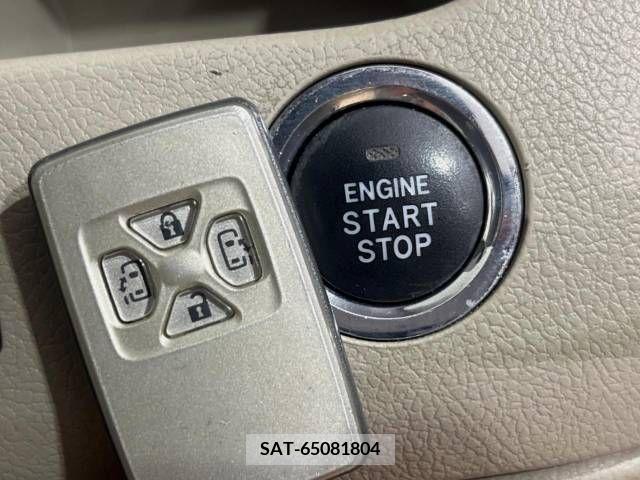 Toyota NOAH 2009-08 298082-7