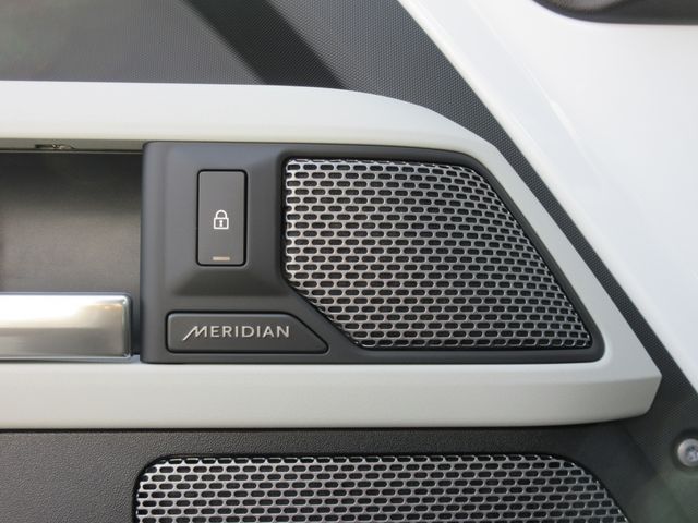 ROVER DEFENDER 2022-03 217-17