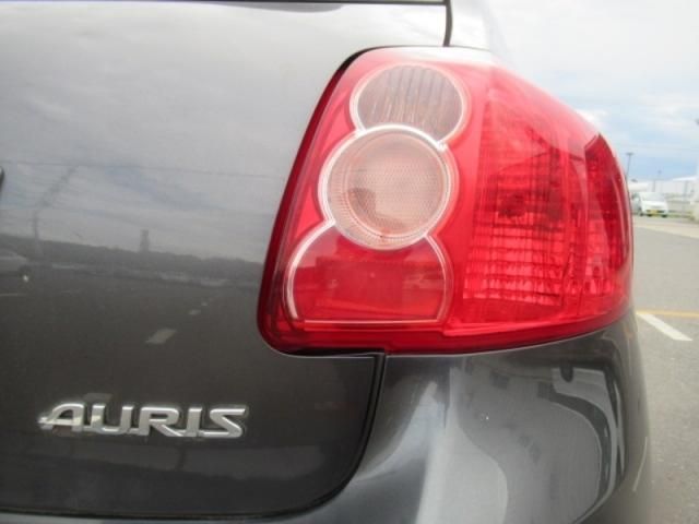 Toyota AURIS 2008-03 183082-27