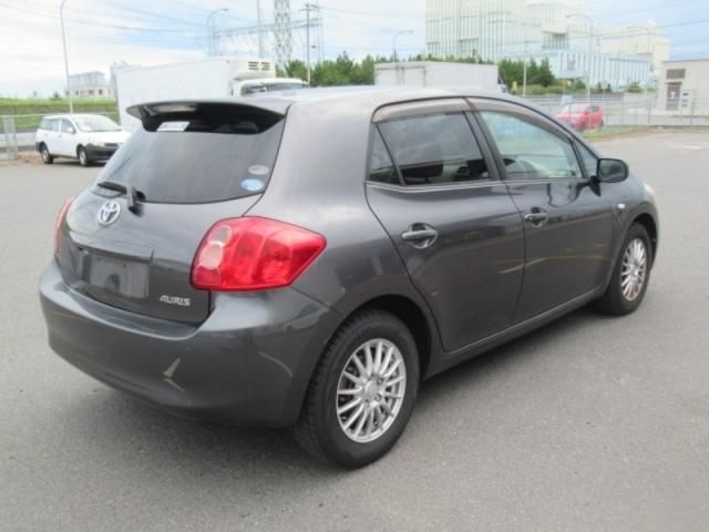 Toyota AURIS 2008-03 183082-11