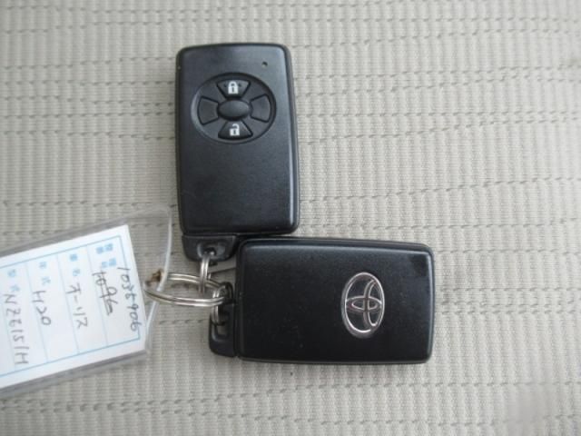 Toyota AURIS 2008-03 183082-23