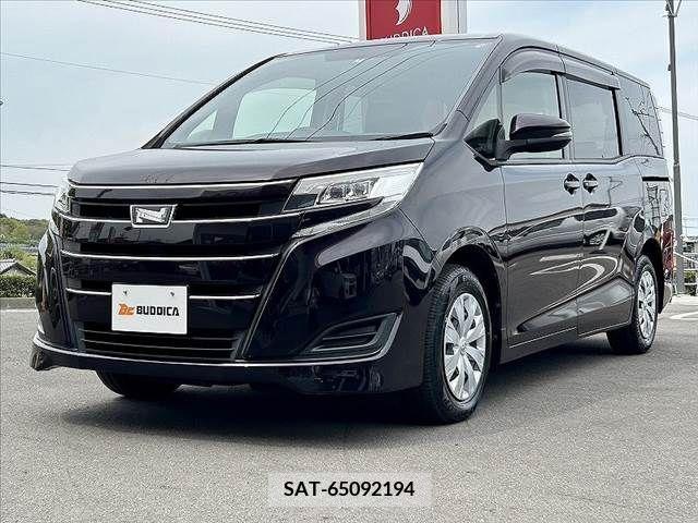 Toyota NOAH 2017-07 227948-9