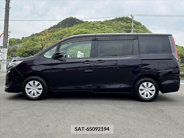 Toyota NOAH 2017-07 227948-10