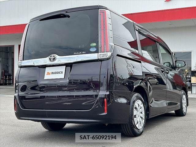 Toyota NOAH 2017-07 227948-14
