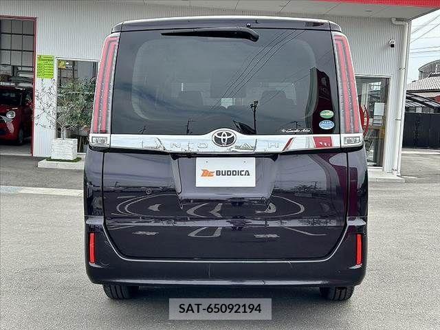 Toyota NOAH 2017-07 227948-13