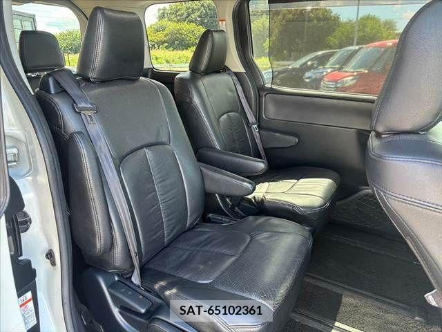 Toyota VOXY 2014-03 394987-19