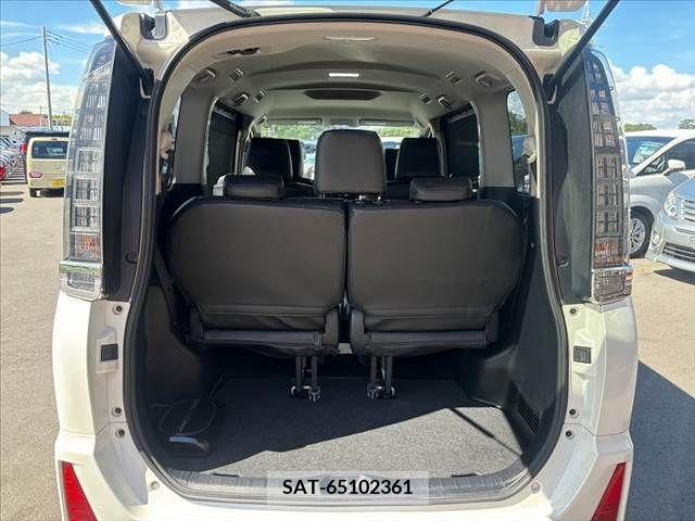 Toyota VOXY 2014-03 394987-18