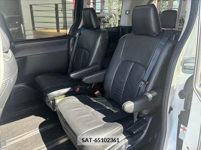 Toyota VOXY 2014-03 394987-17