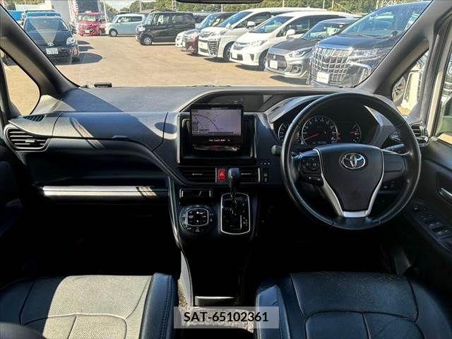 Toyota VOXY 2014-03 394987-1