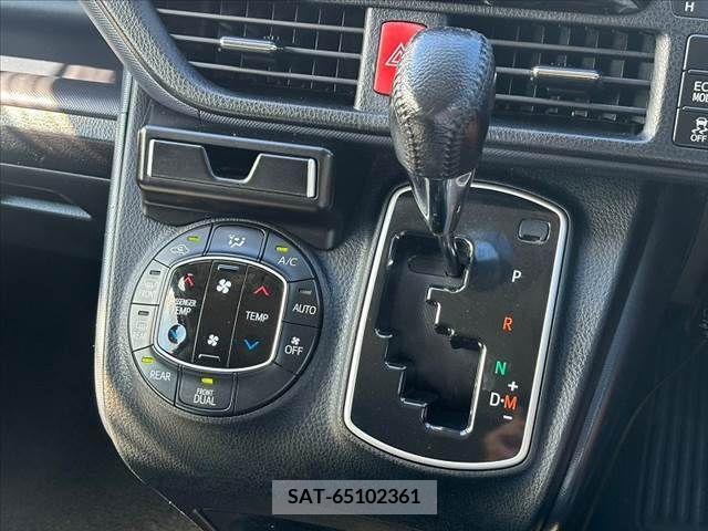 Toyota VOXY 2014-03 394987-6