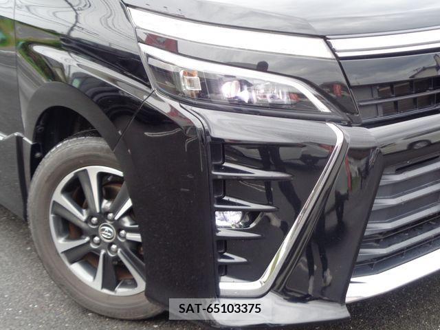 Toyota VOXY 2018-02 237301-4