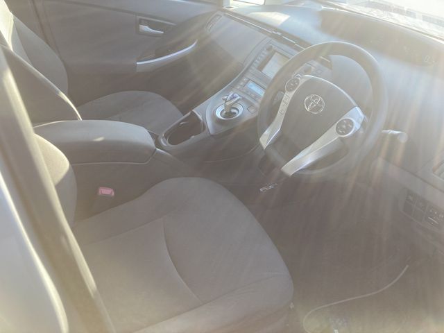 Toyota PRIUS 2009-11 191235-1