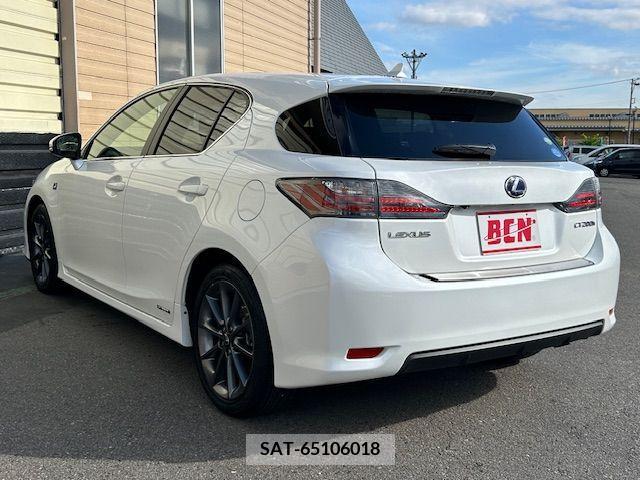 Lexus CT 2011-06 275574-2